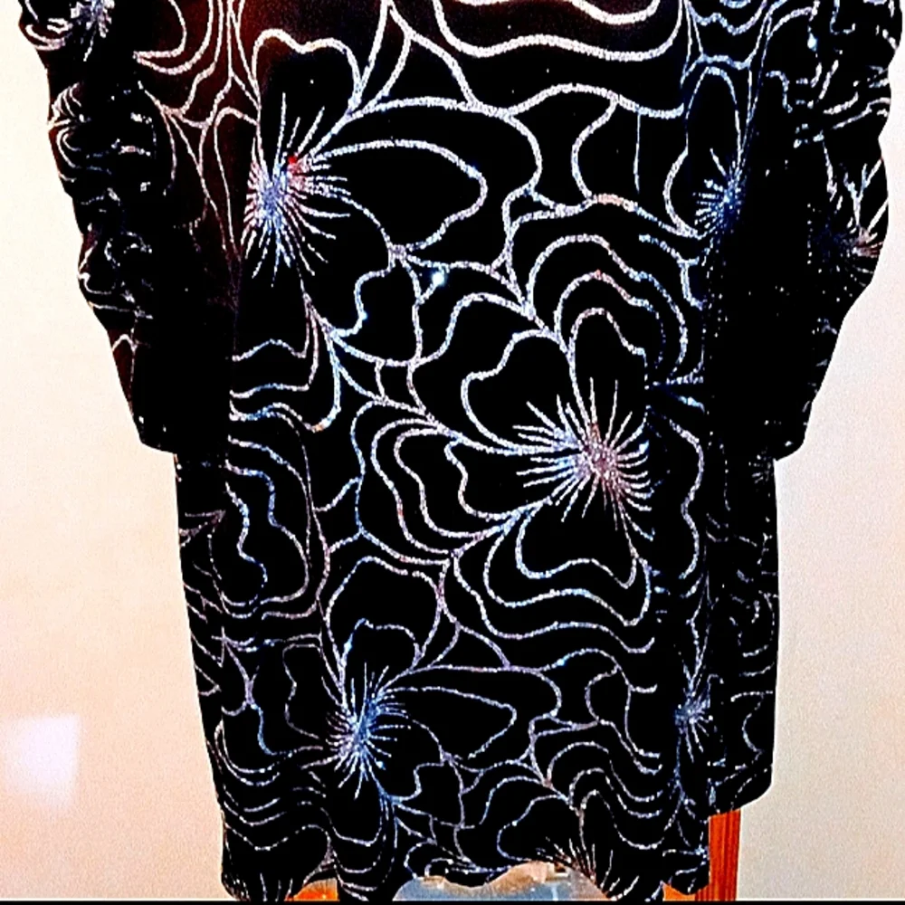 Gorgeous black MSK Women women's top with silver sequined embellishments - Picture 2 of 6